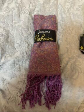 Pashmina Jacquard Scarf in Purple with Gold Paisley